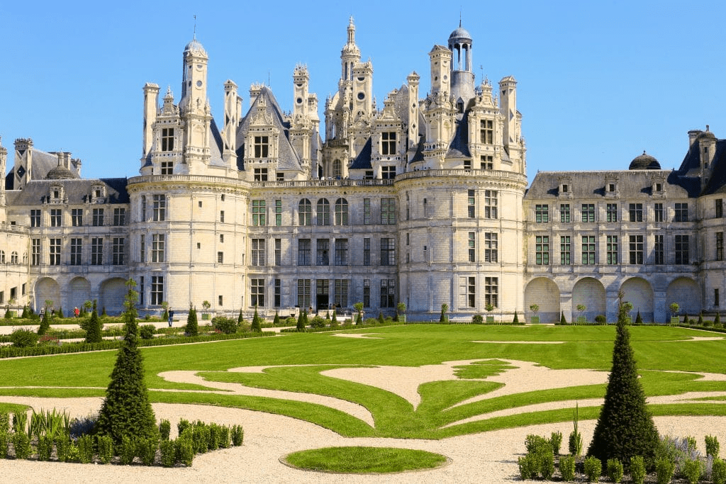 Chambord, kastelen in de buurt van Bed & Breakfast/Chambres d'hôtes Les hirondelles du moulin. Sassay. France. Frankrijk